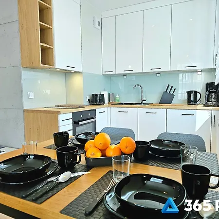 365pam - Wschodni - Parking W Cenie Колобжег